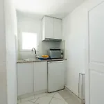 Seaview Apartment *